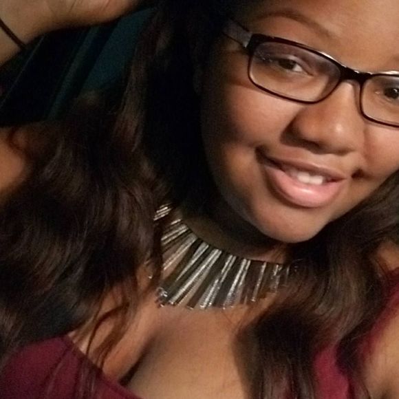 Meet your Posher, Naomi - Picture 1 of 1